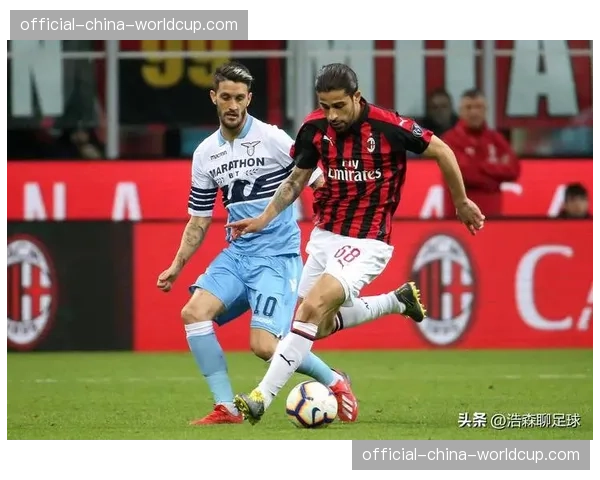 AC米兰客场2-1逆转拉齐奥,积分榜紧追榜首 AC米兰客场2-1逆转拉齐奥,积分榜紧追榜首