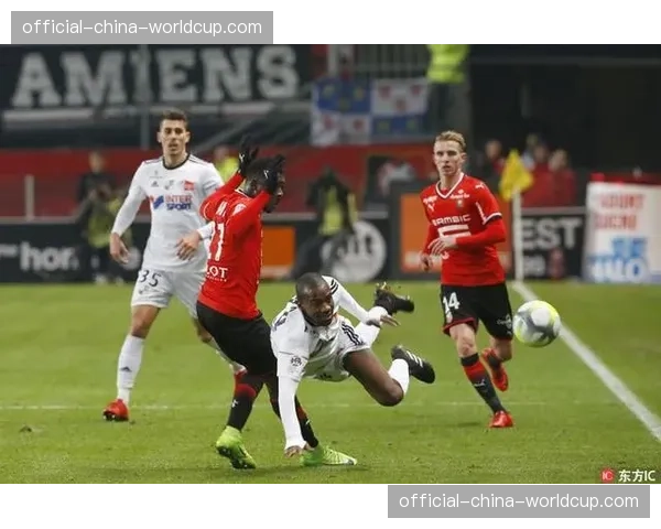 即将退役的雷恩队长专访:谈十五年来法甲比赛风格的变迁 即将退役的雷恩队长专访:谈十五年来法甲比赛风格的变迁